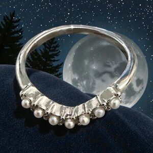 Elegant Silver Pearl Ring